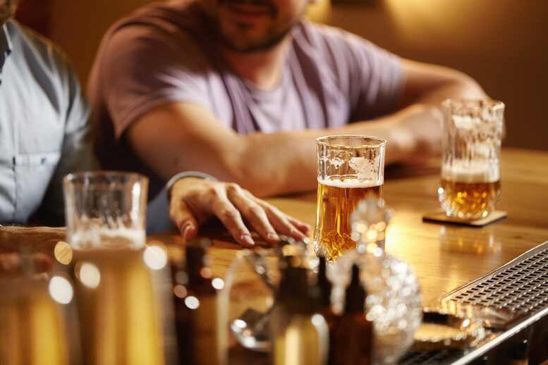 Wie sich Alkohol auf die Gesundheit von Männern ab 30 auswirkt